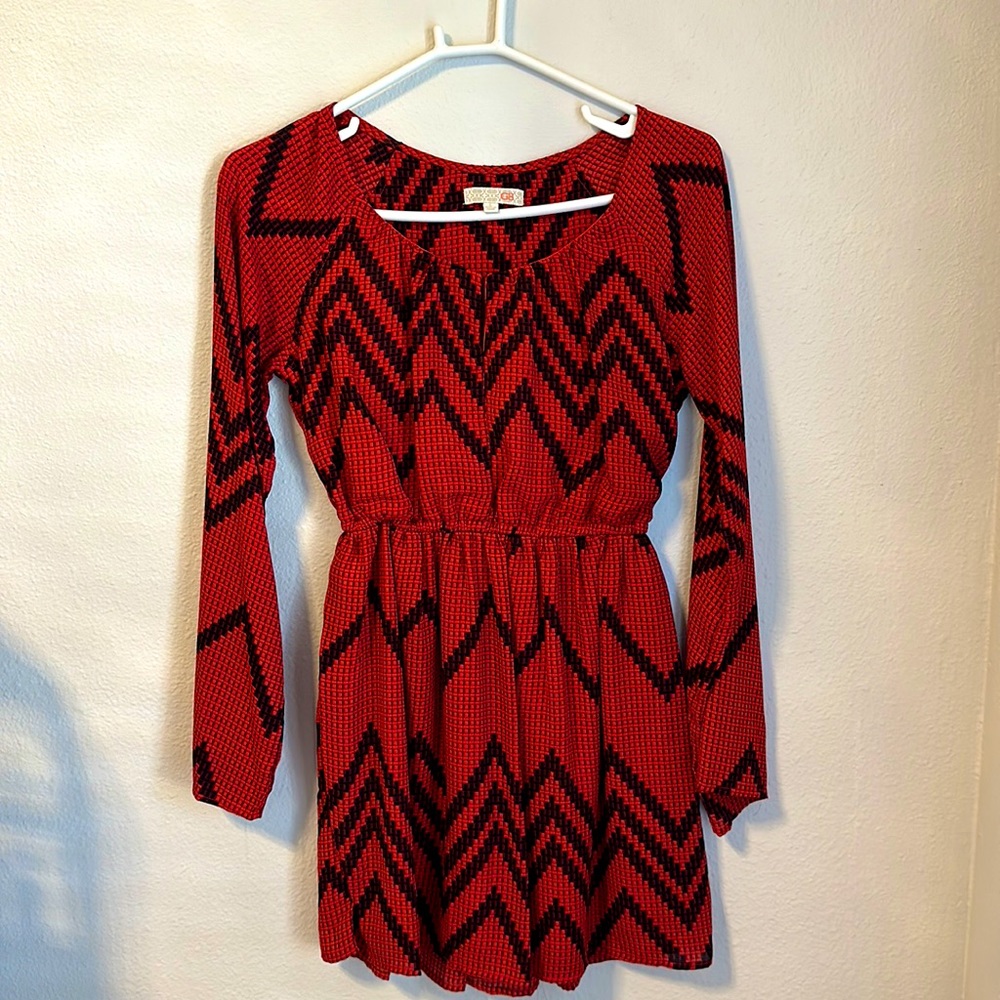 red/maroon/black chevron gianni bini dress